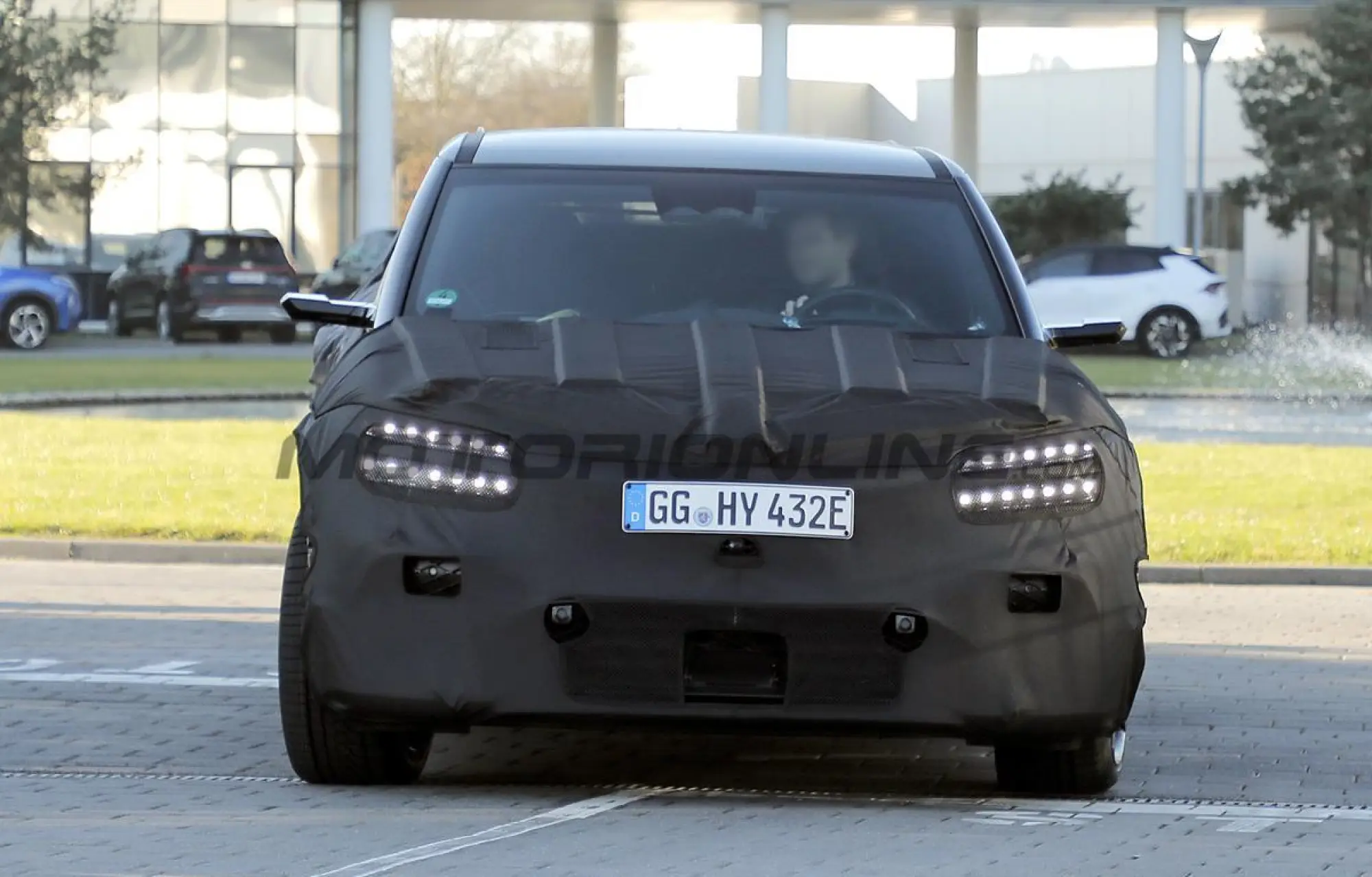 Genesis GV60 Magma - Foto spia 24-01-2025 - 1