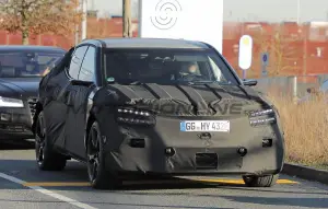 Genesis GV60 Magma - Foto spia 24-01-2025 - 10