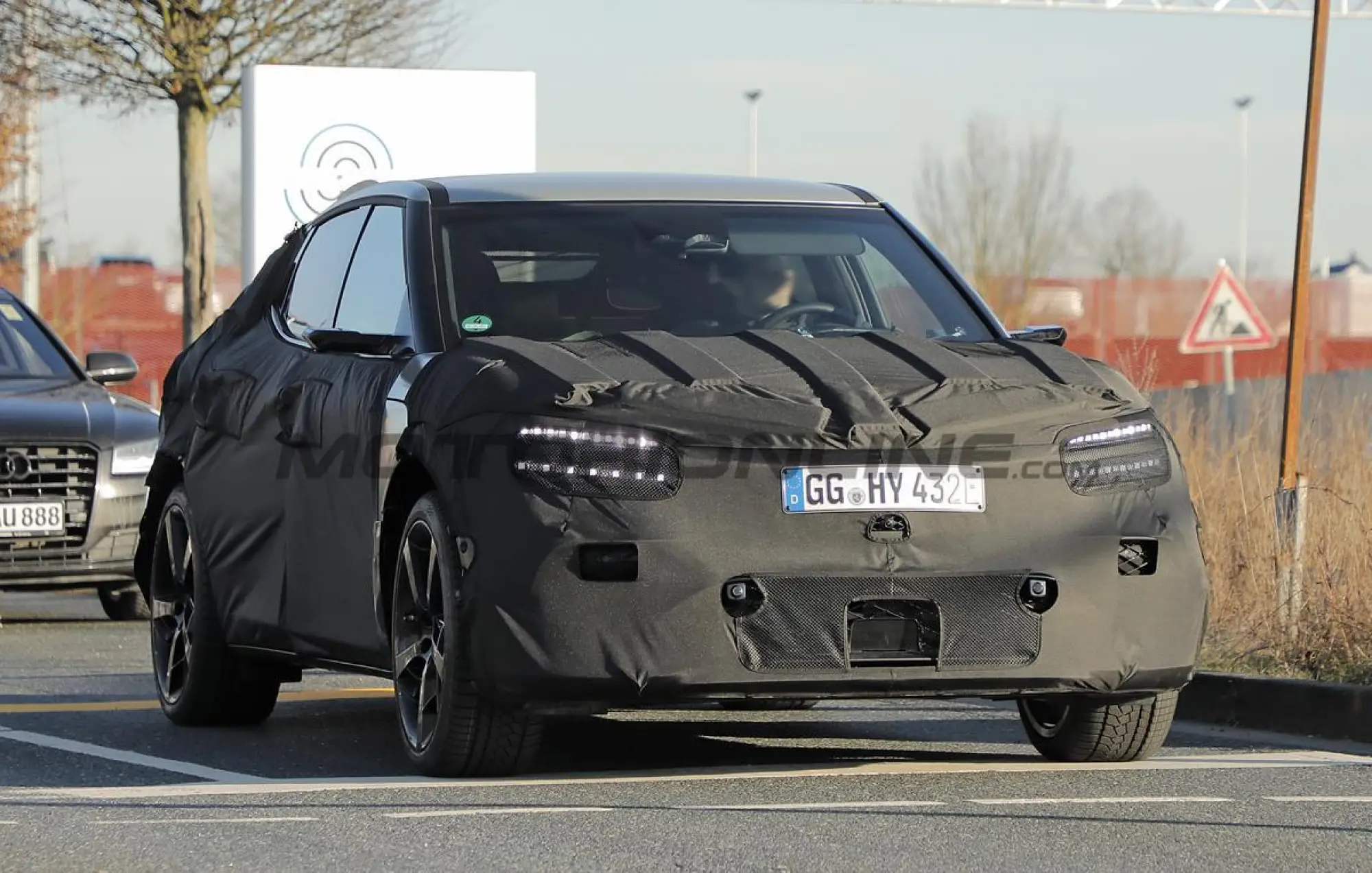 Genesis GV60 Magma - Foto spia 24-01-2025 - 5