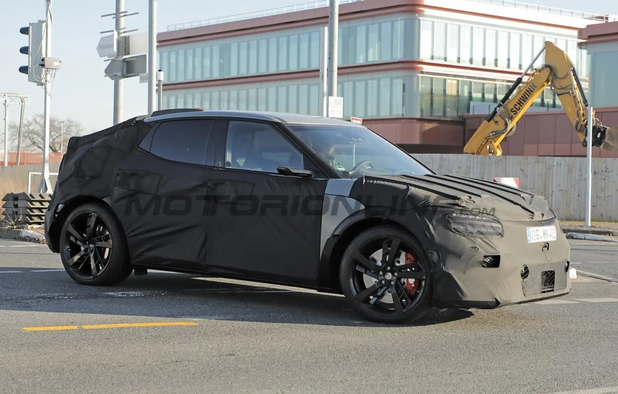 Genesis GV60 Magma - Foto spia 24-01-2025 - 6