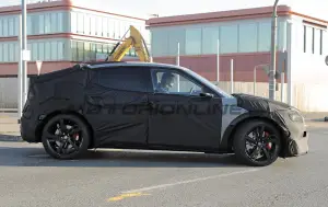 Genesis GV60 Magma - Foto spia 24-01-2025 - 4