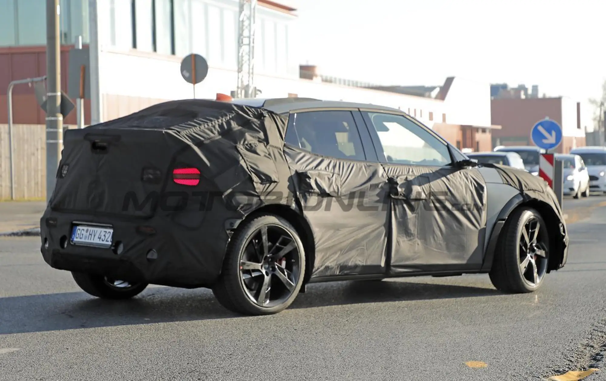 Genesis GV60 Magma - Foto spia 24-01-2025 - 8