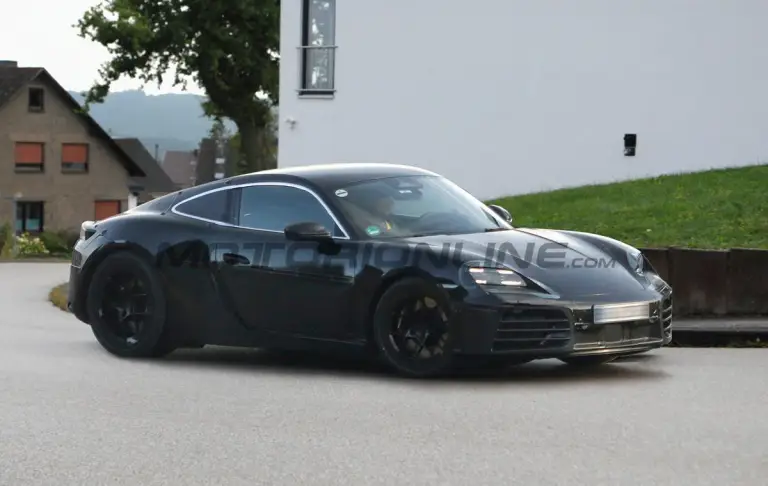 Porsche 718 Cayman EV - Foto spia 27-01-2025 - 2