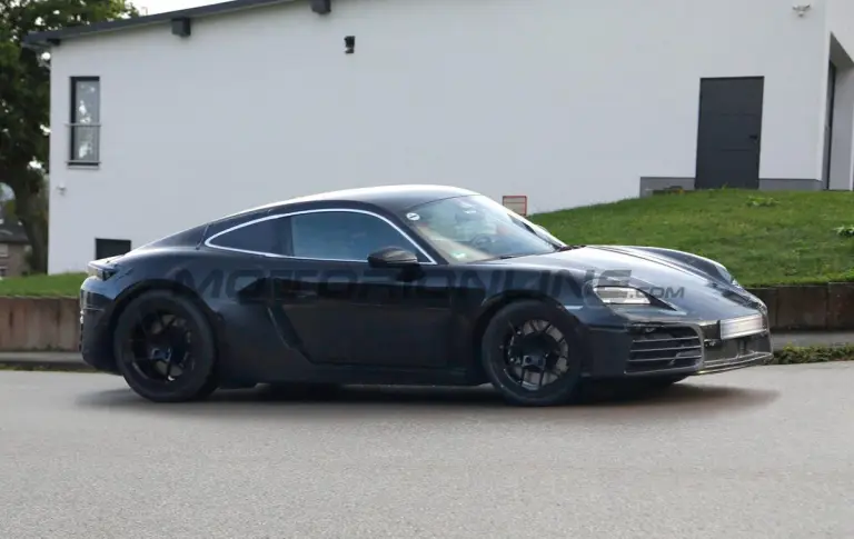 Porsche 718 Cayman EV - Foto spia 27-01-2025 - 5