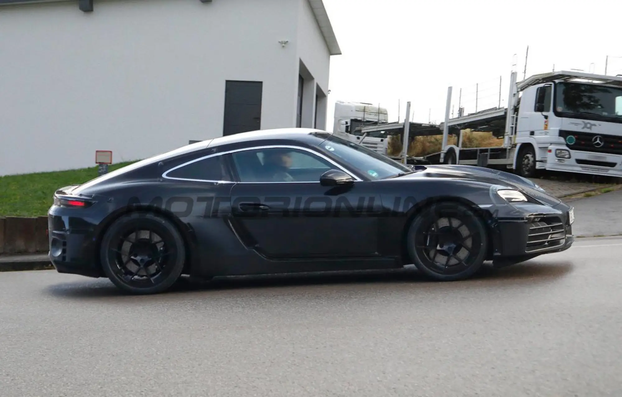 Porsche 718 Cayman EV - Foto spia 27-01-2025 - 6