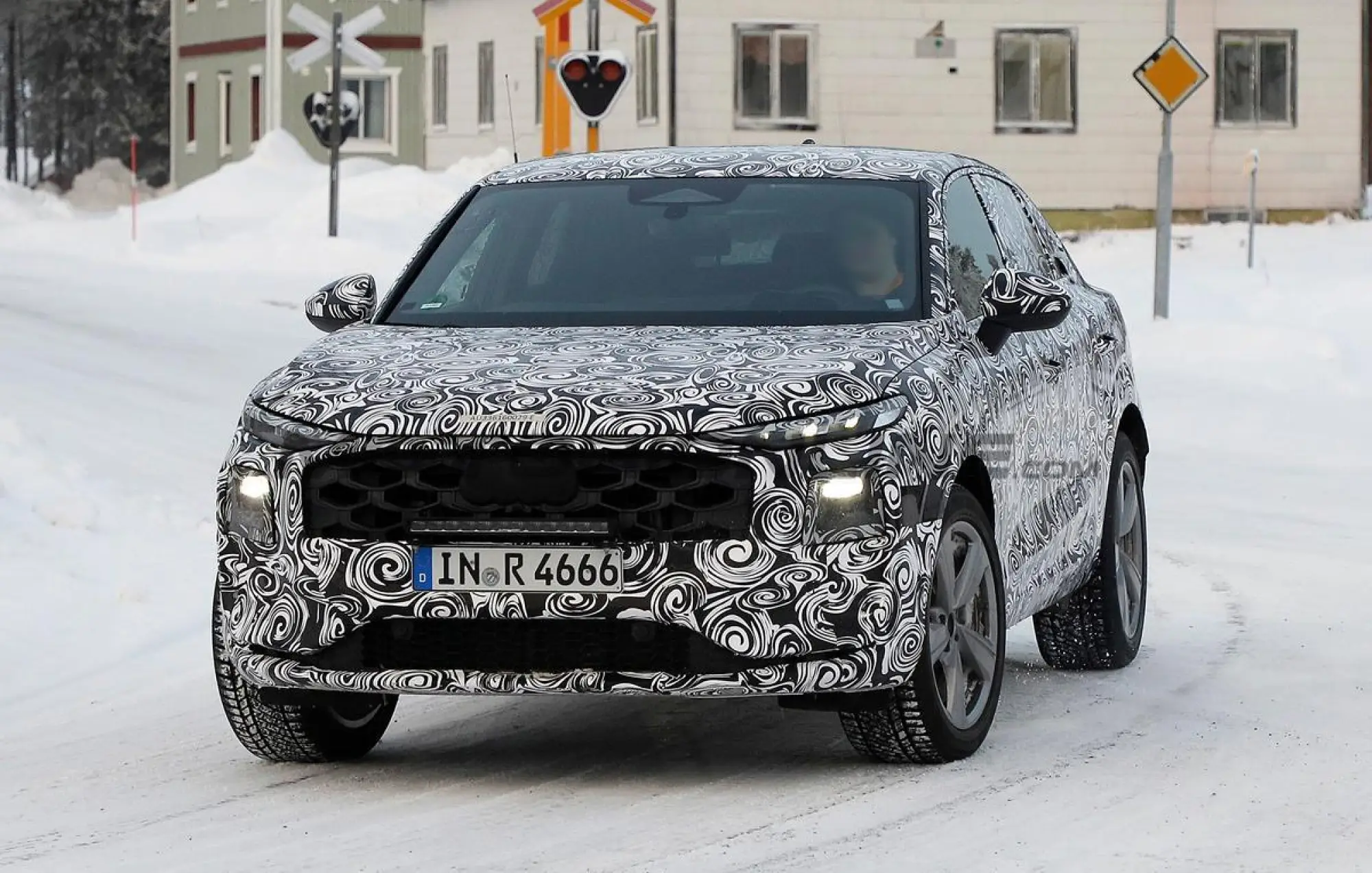 Audi Q3 Sportback 2026 - Foto spia 28-01-2025 - 2