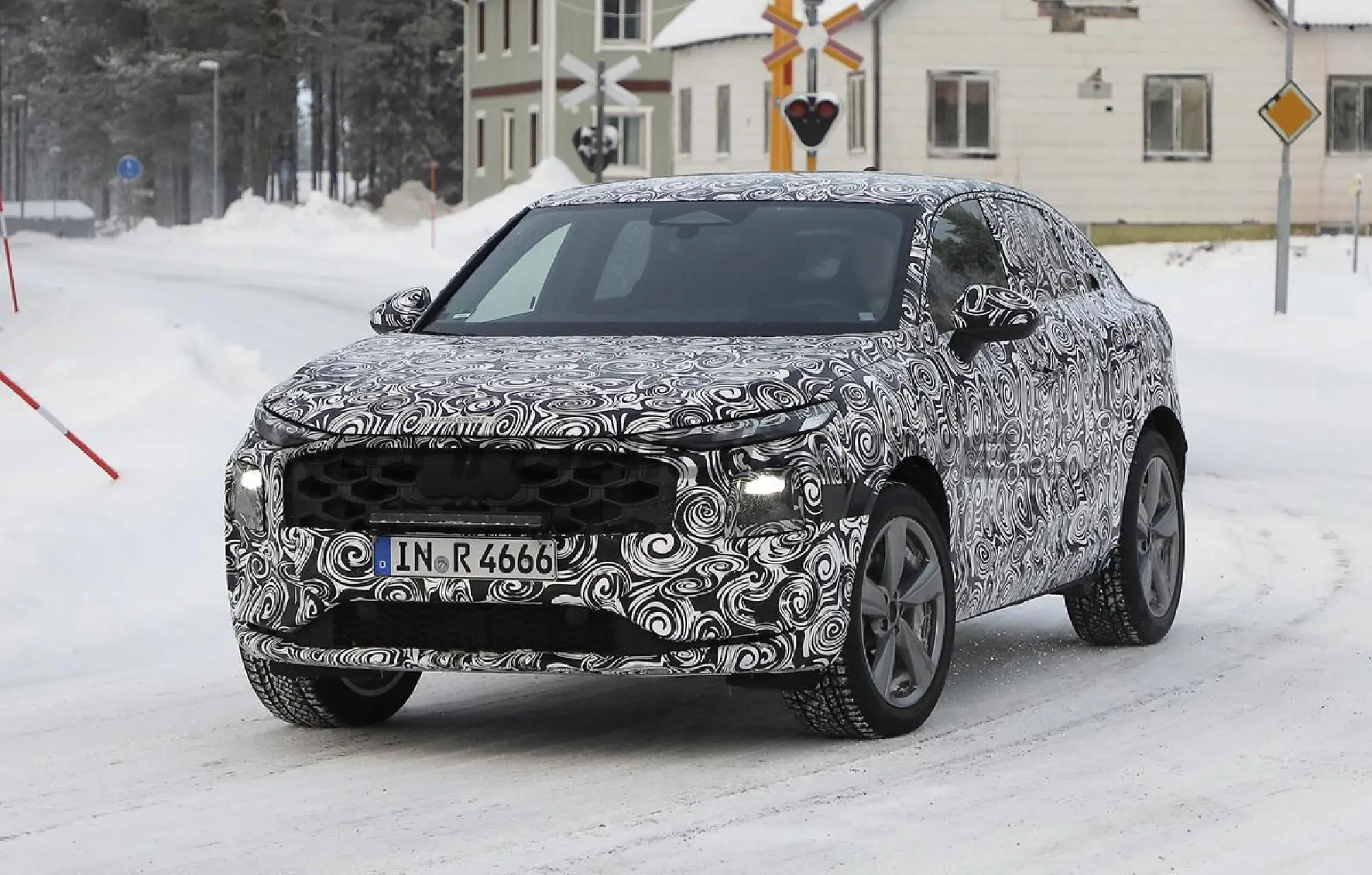 Audi Q3 Sportback 2026 - Foto spia 28-01-2025 - 4