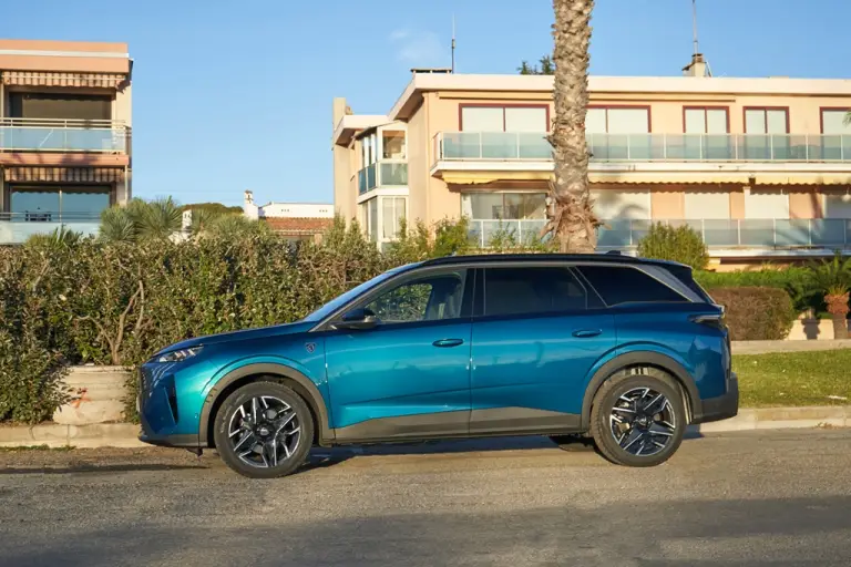 Peugeot 5008 Hybrid - Saint-Paul-de-Vence - 12