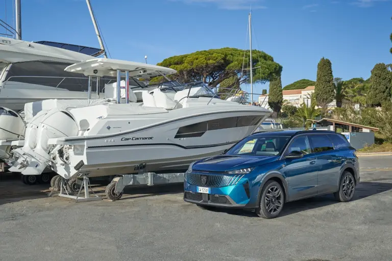 Peugeot 5008 Hybrid - Saint-Paul-de-Vence - 4