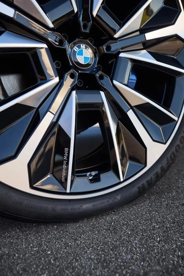 BMW iX 2025 - 11