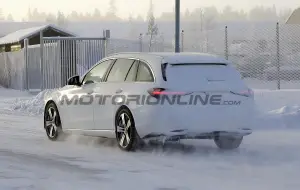 Mercedes Classe C station wagon 2026 - Foto spia 30-01-2025 - 9