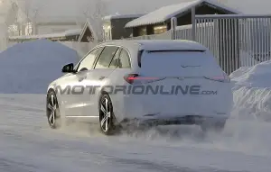 Mercedes Classe C station wagon 2026 - Foto spia 30-01-2025 - 10