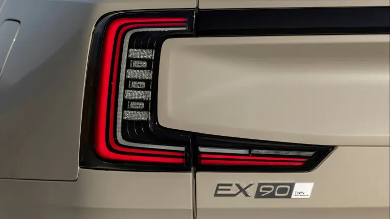 Volco XC90 e EX90 2025 - 11