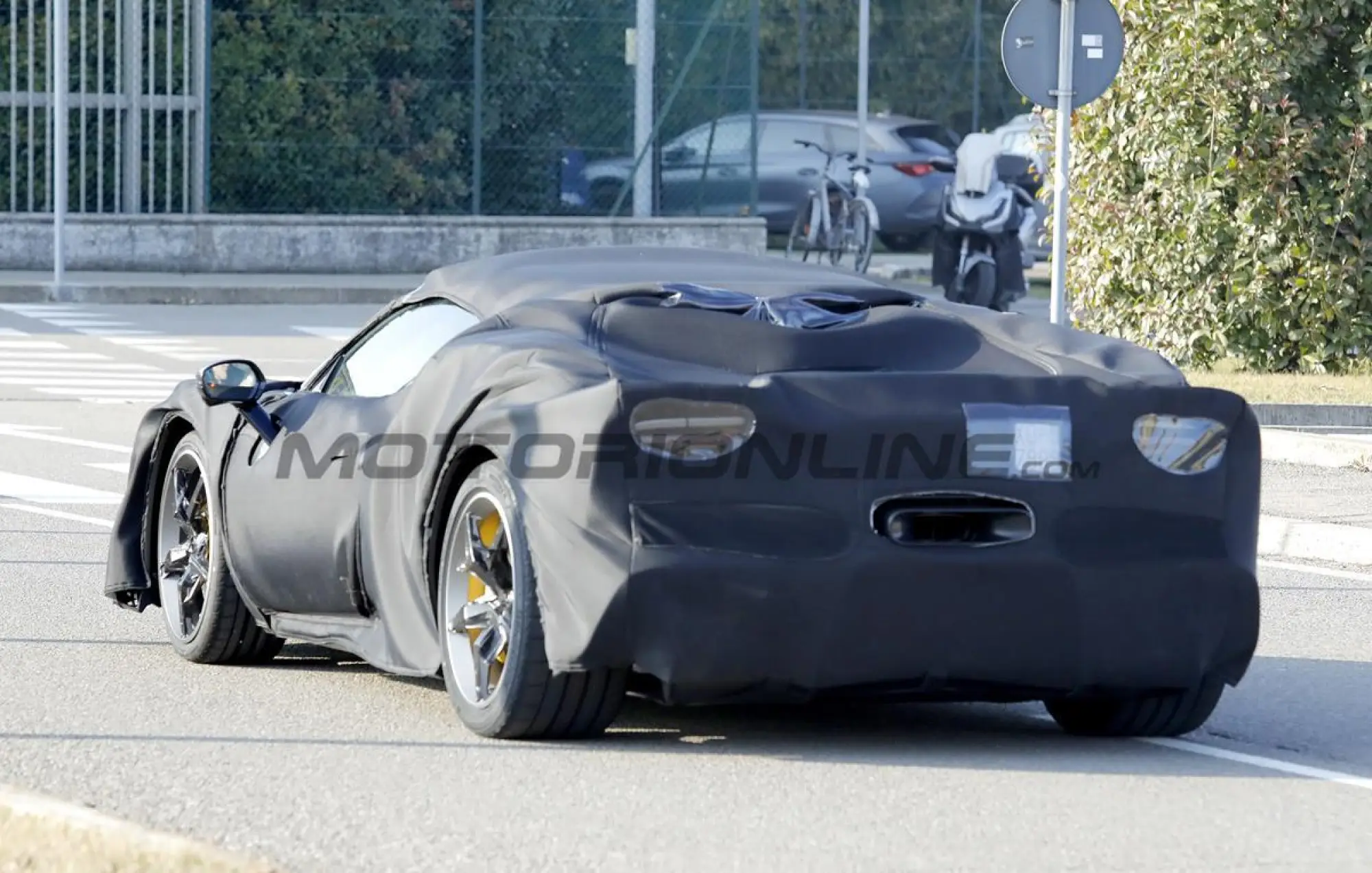 Ferrari 296 VS - Foto spia 06-02-2025 - 12
