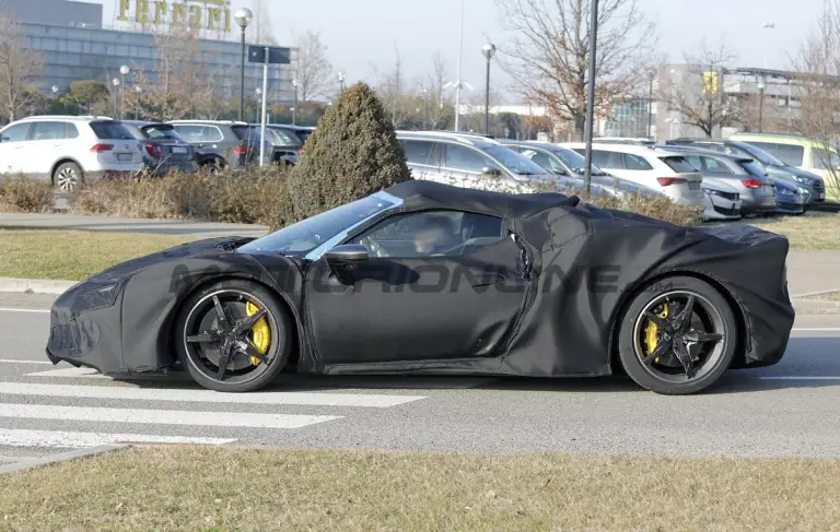 Ferrari 296 VS - Foto spia 06-02-2025 - 5
