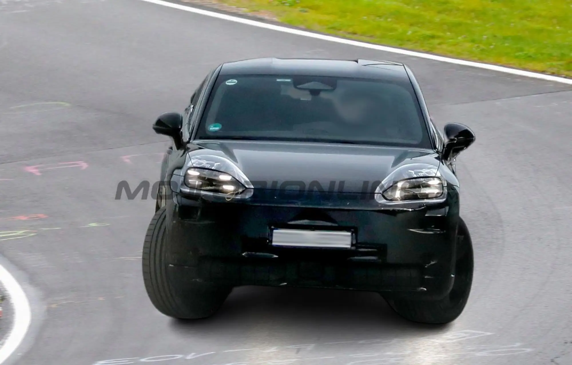 Porsche Cayenne EV - Foto spia 06-02-2025 - 1