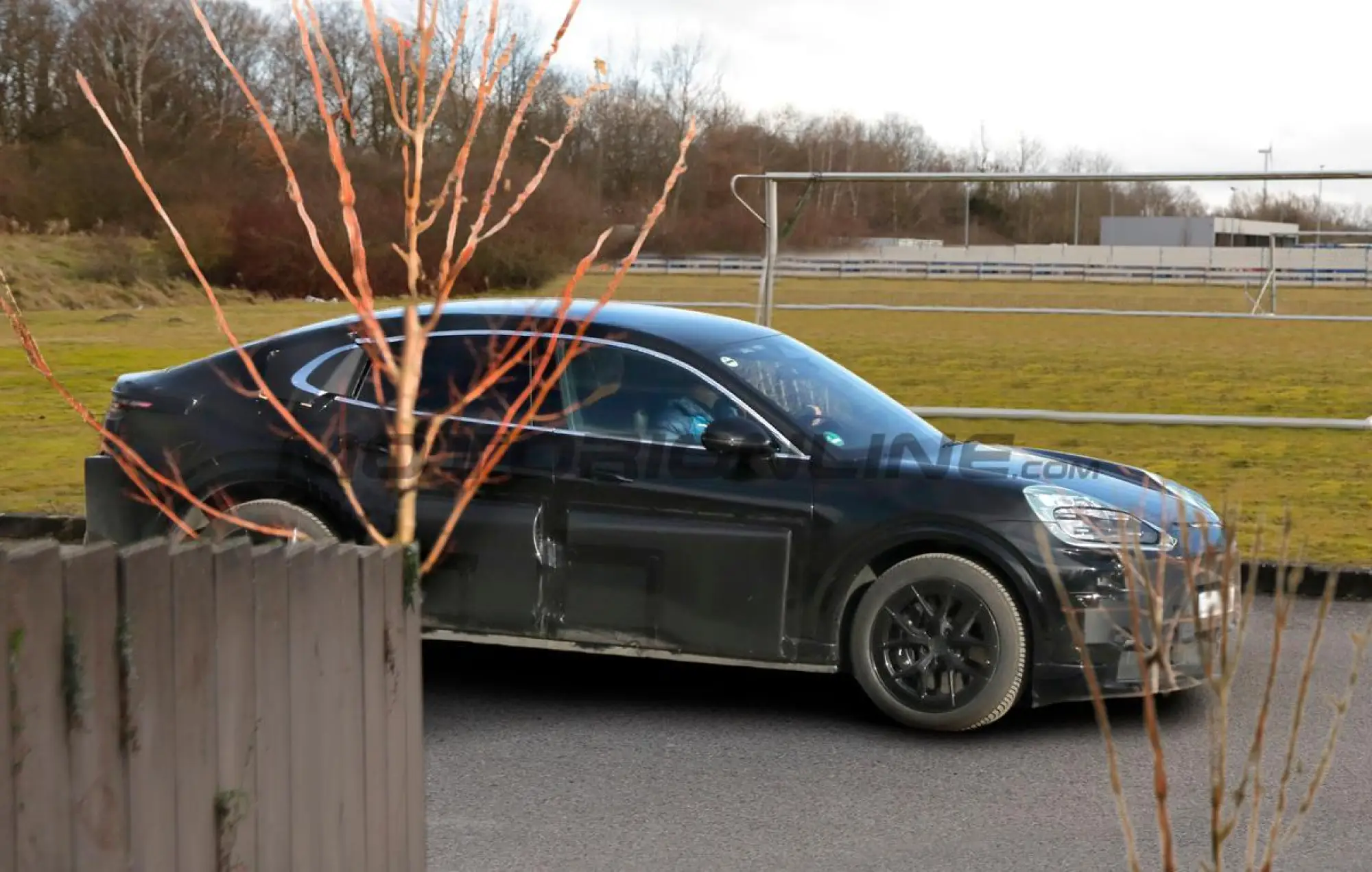 Porsche Cayenne EV - Foto spia 06-02-2025 - 3