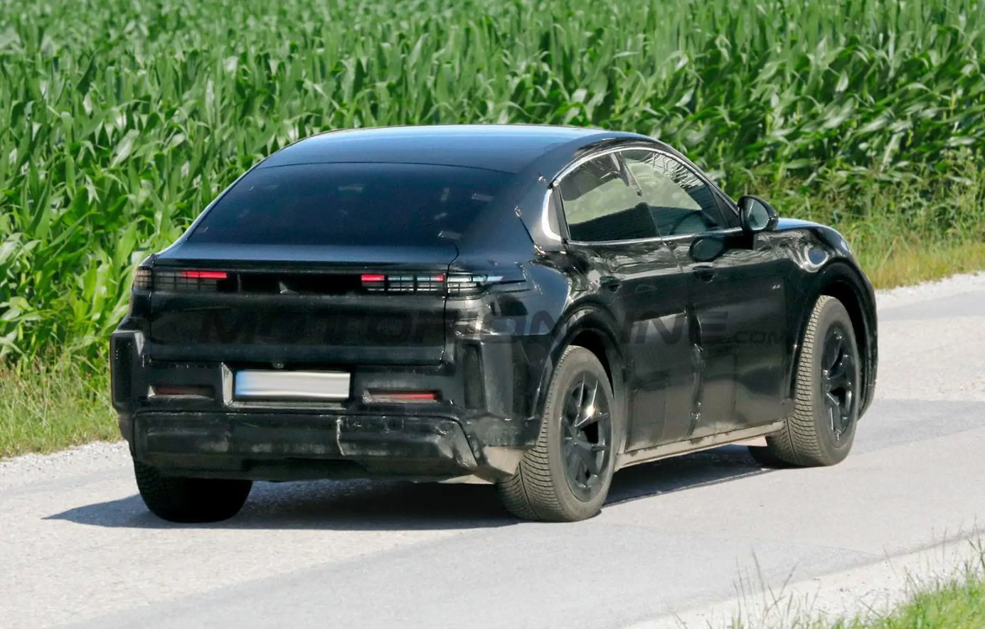 Porsche Cayenne EV - Foto spia 06-02-2025 - 6