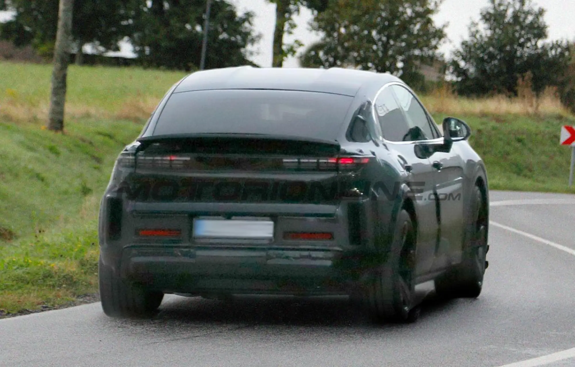 Porsche Cayenne EV - Foto spia 06-02-2025 - 9