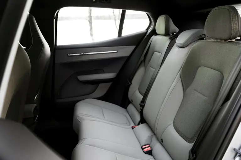Volvo EX30 Cross Country 2025 - 29