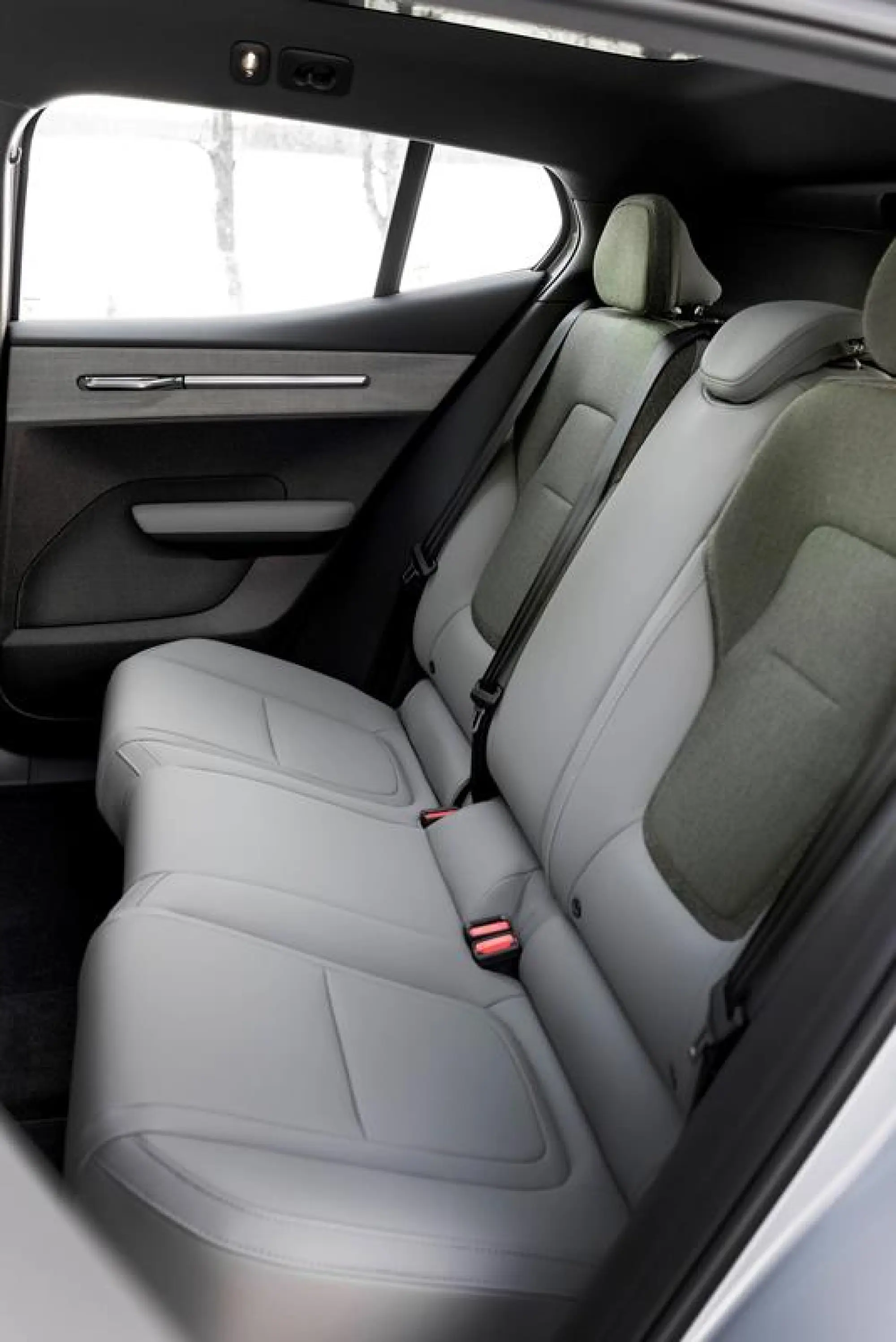 Volvo EX30 Cross Country 2025 - 33