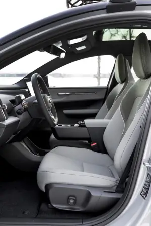Volvo EX30 Cross Country 2025 - 32