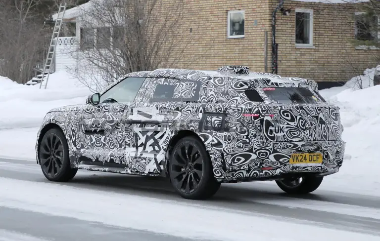 Range Rover Velar 2026 - Foto spia 11-02-2025 - 9