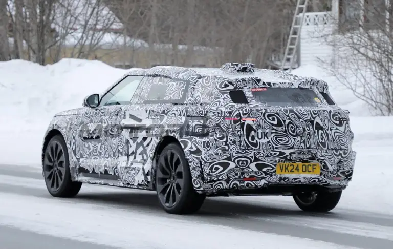 Range Rover Velar 2026 - Foto spia 11-02-2025 - 13