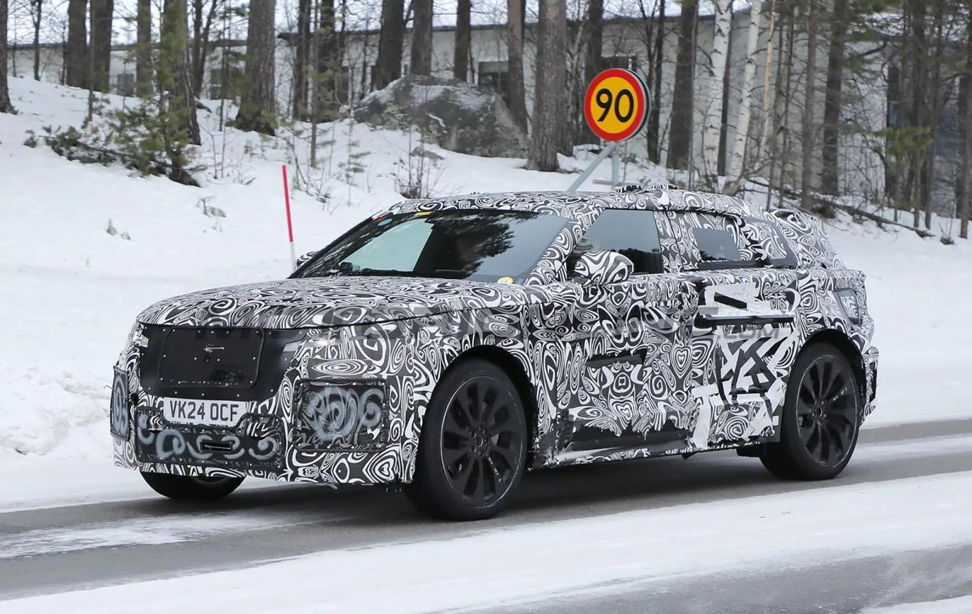 Range Rover Velar 2026 - Foto spia 11-02-2025 - 5