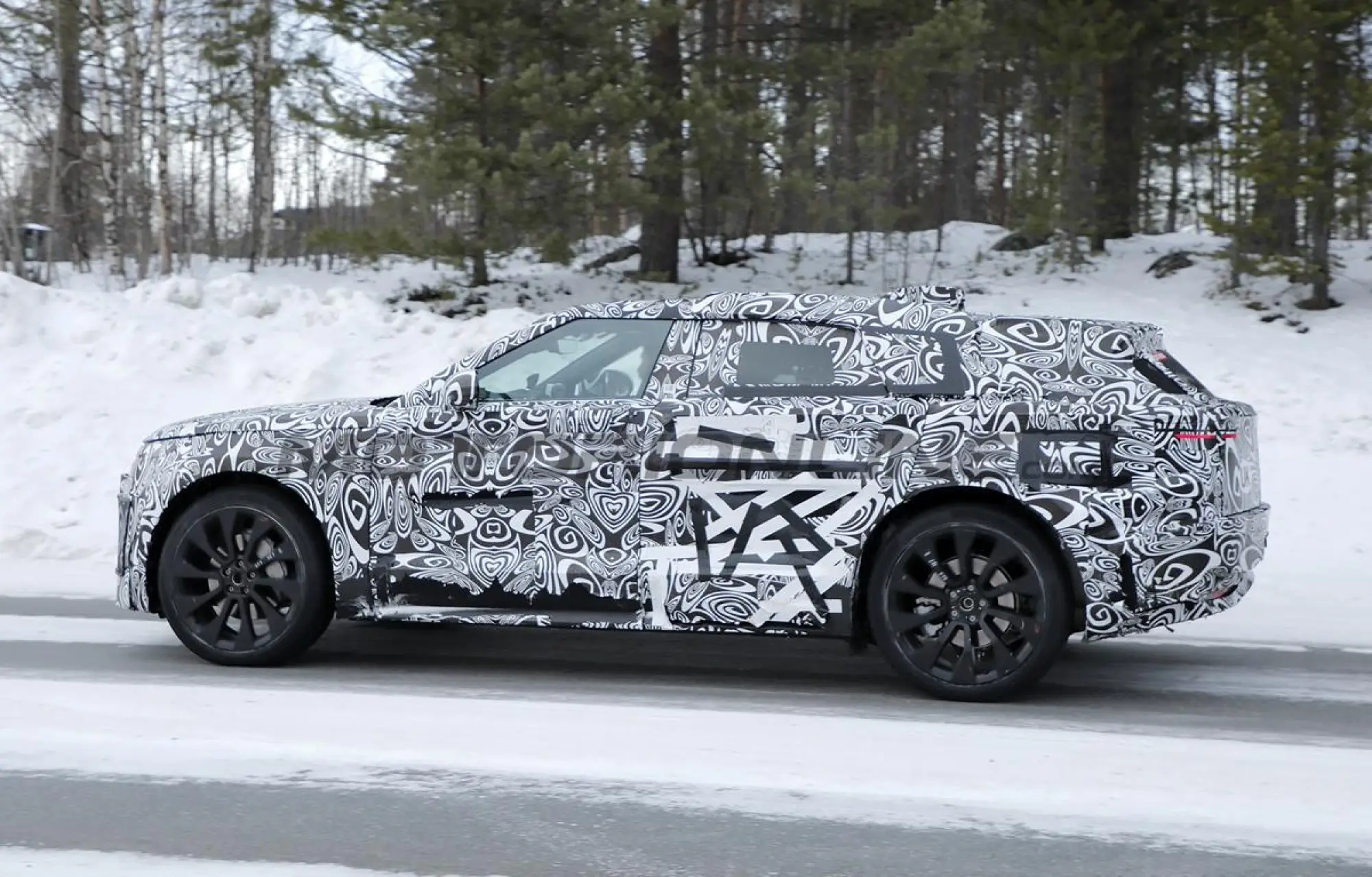 Range Rover Velar 2026 - Foto spia 11-02-2025 - 6