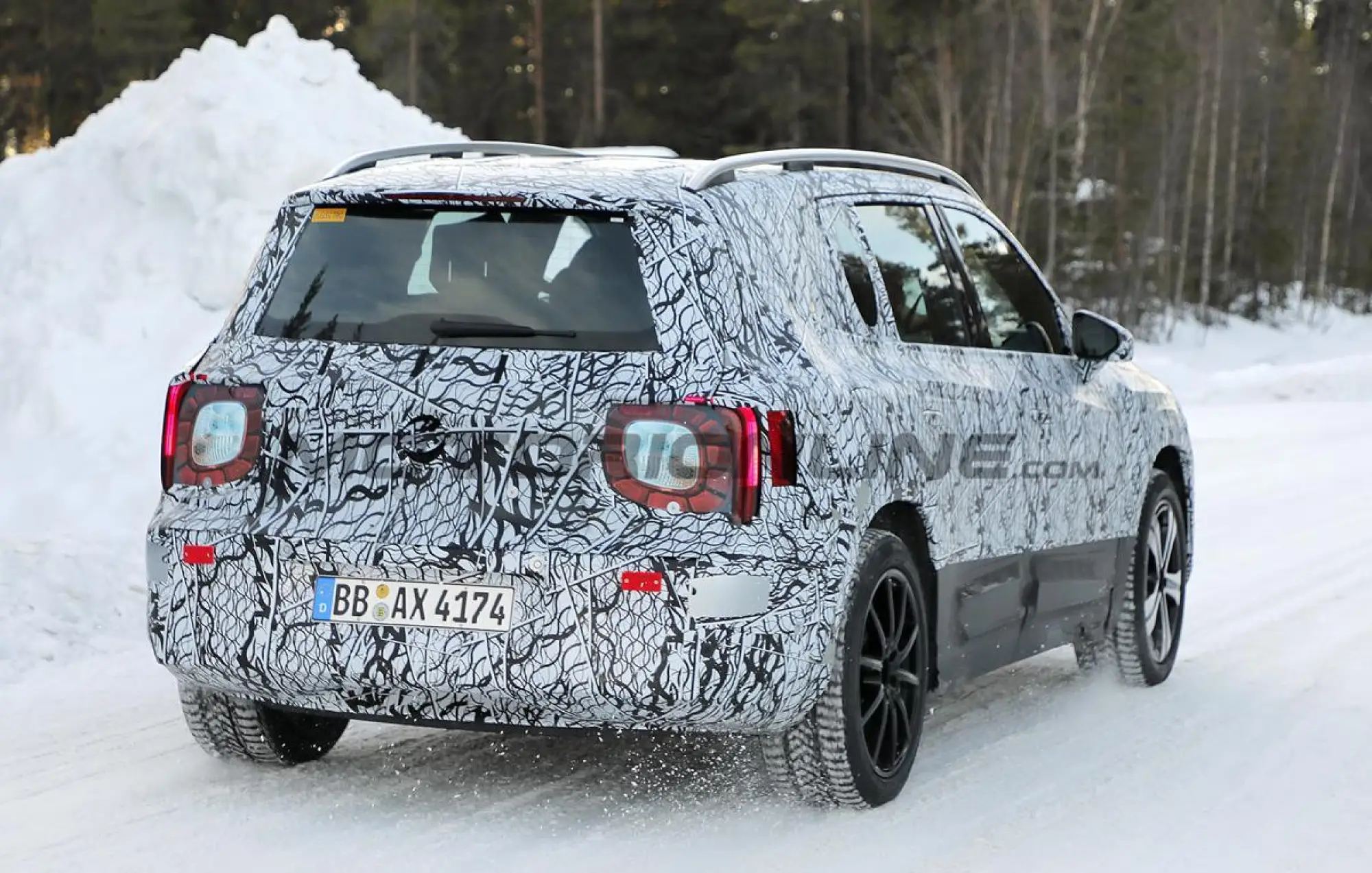 Mercedes GLB 2026 - Foto spia 13-02-2025 - 15