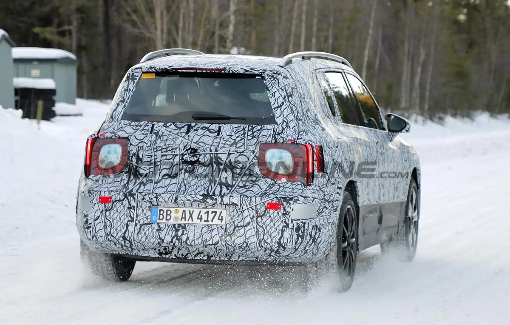 Mercedes GLB 2026 - Foto spia 13-02-2025 - 10