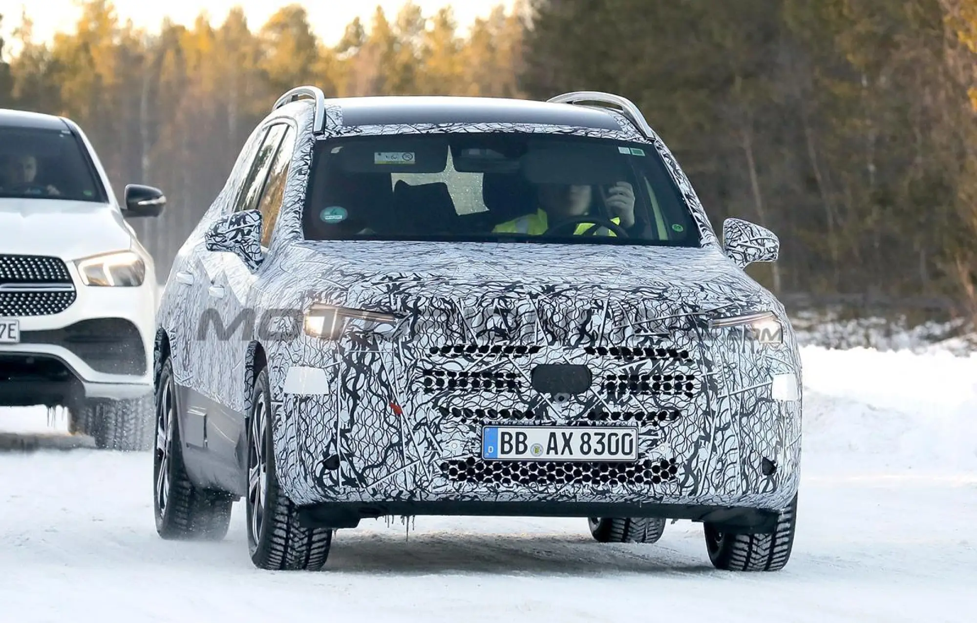 Mercedes GLB 2026 - Foto spia 13-02-2025 - 23