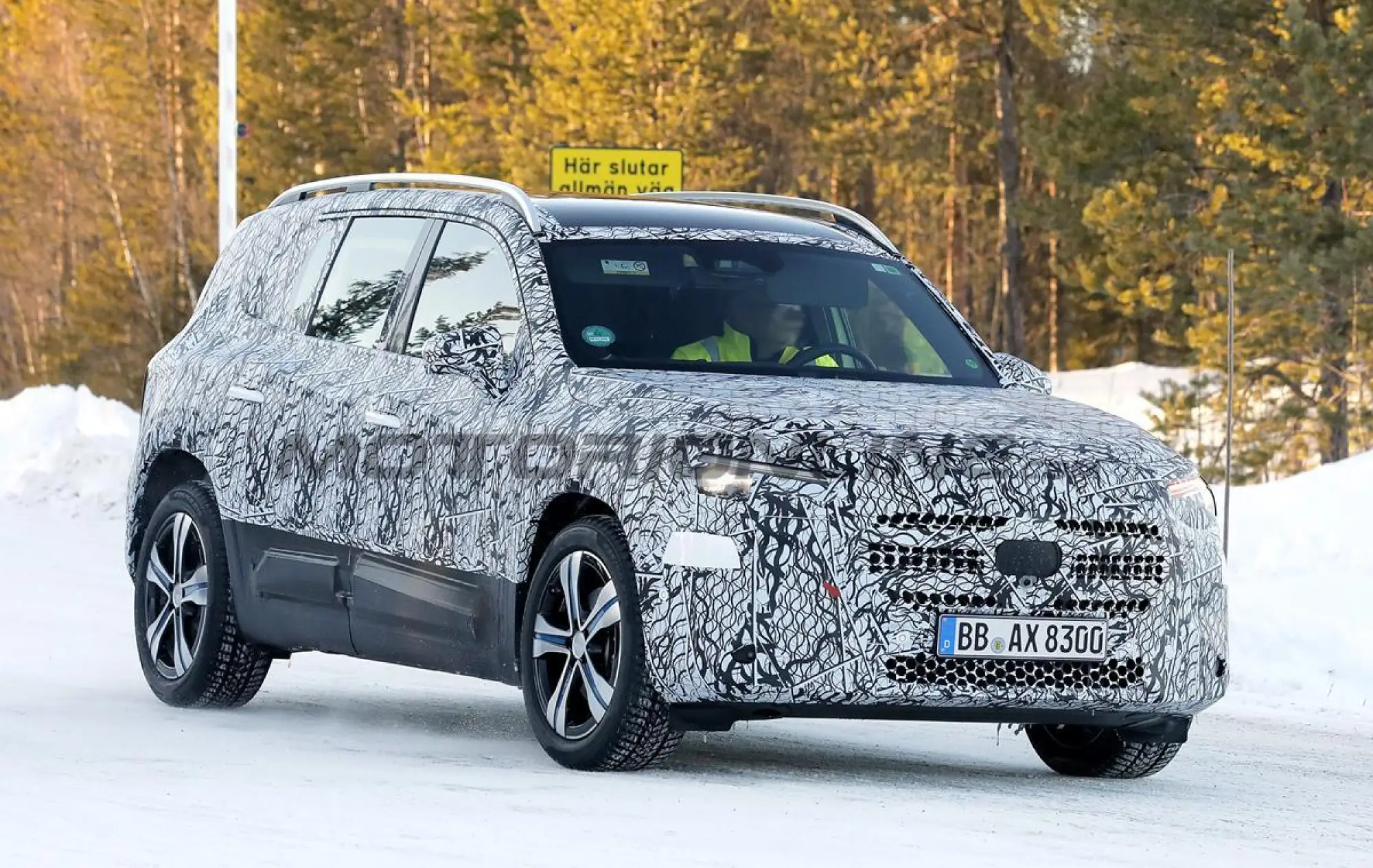 Mercedes GLB 2026 - Foto spia 13-02-2025 - 14