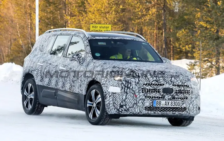 Mercedes GLB 2026 - Foto spia 13-02-2025 - 14