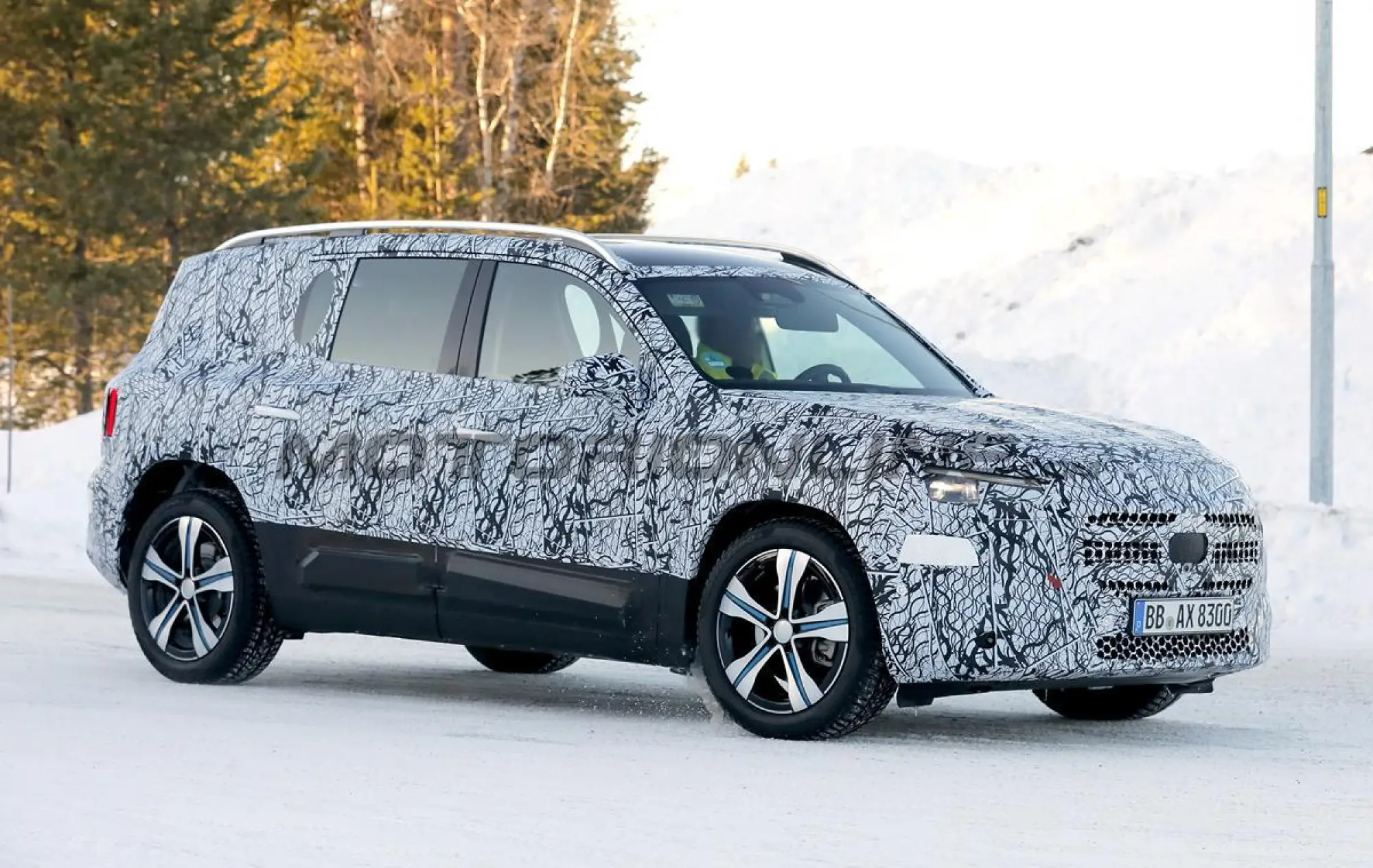 Mercedes GLB 2026 - Foto spia 13-02-2025 - 16
