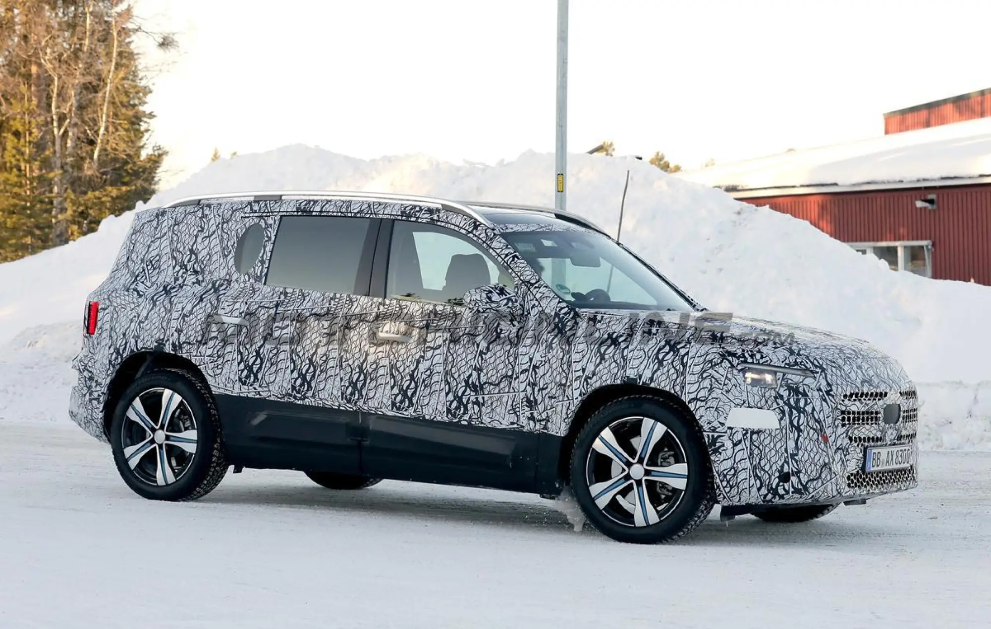 Mercedes GLB 2026 - Foto spia 13-02-2025 - 17