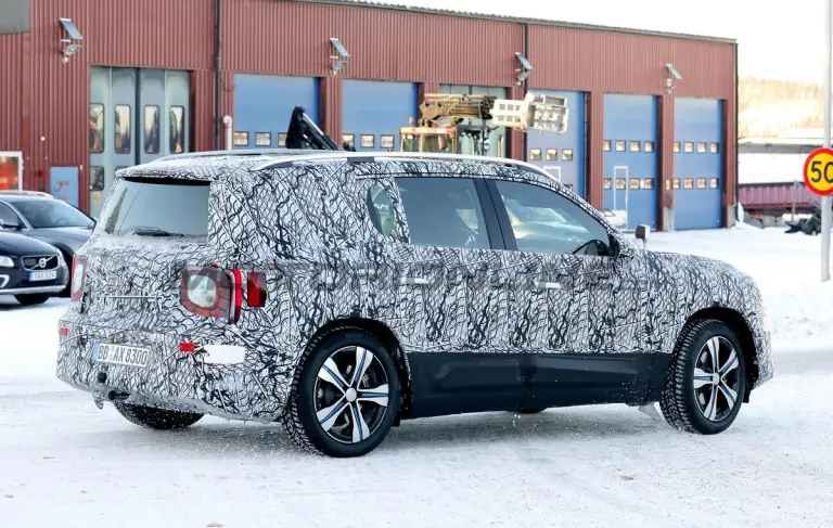 Mercedes GLB 2026 - Foto spia 13-02-2025 - 20