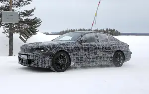 BMW M5 2027 - Foto spia 14-02-2025 - 7