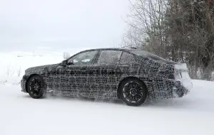 BMW M5 2027 - Foto spia 14-02-2025 - 6