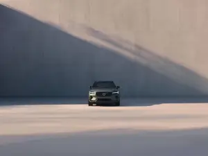 Volvo XC60 2025 - Foto ufficiali - 4