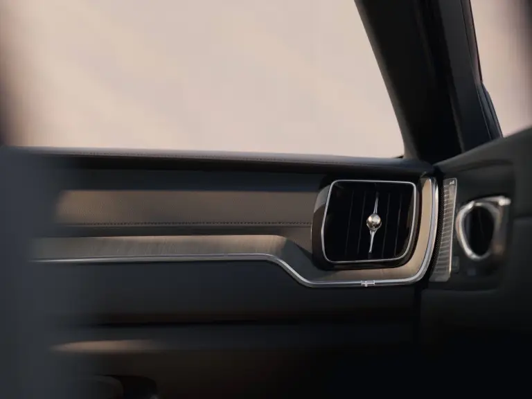 Volvo XC60 2025 - Foto ufficiali - 26