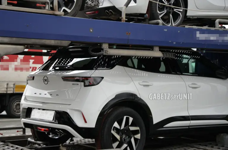 Opel Mokka 2025 - Foto spia 18-02-2025 - 3