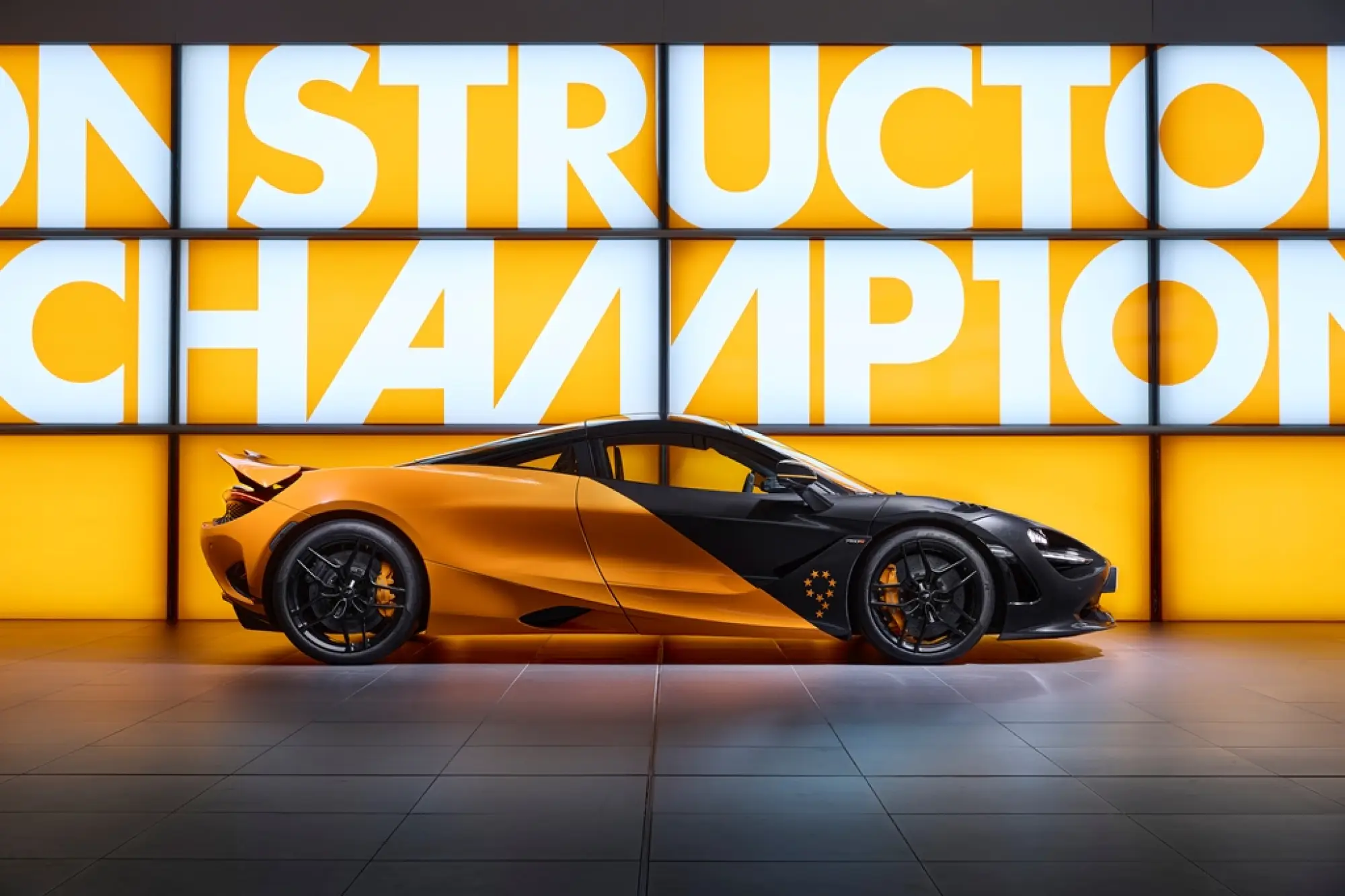 McLaren MCL38 Celebration Edition - 2