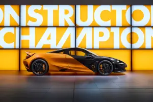 McLaren MCL38 Celebration Edition - 2
