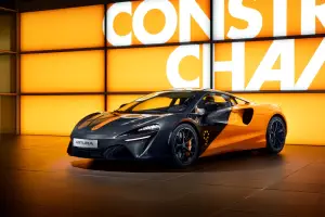 McLaren MCL38 Celebration Edition - 7