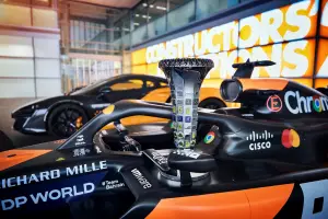 McLaren MCL38 Celebration Edition - 5