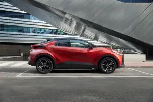 Toyota C-HR Lounge Hero - 5