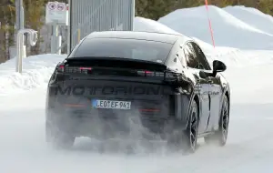 Porsche Cayenne Coupe EV - Foto spia 19-02-2025 - 12