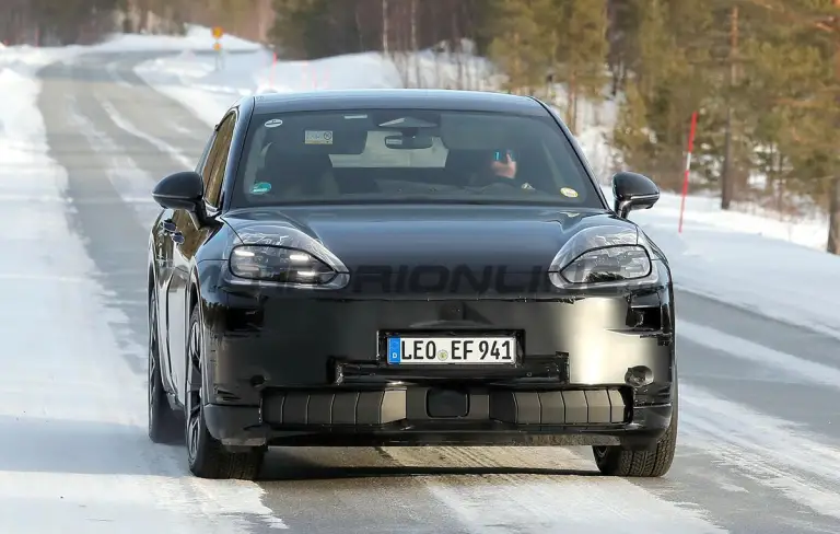 Porsche Cayenne Coupe EV - Foto spia 19-02-2025 - 6